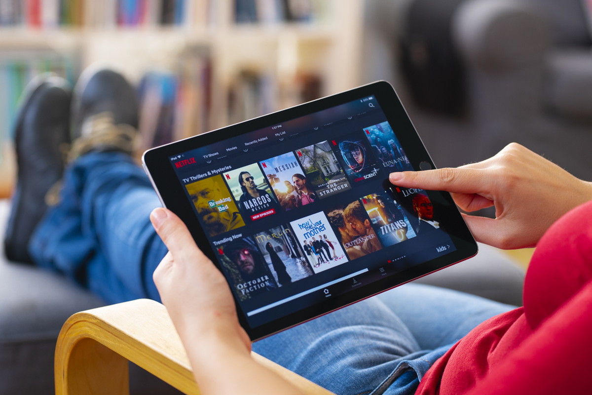 Huluとnetflixどっちがいい 料金 視聴作品数 機能を比較 アニメ 海外ドラマが多いのは Iphone格安sim通信